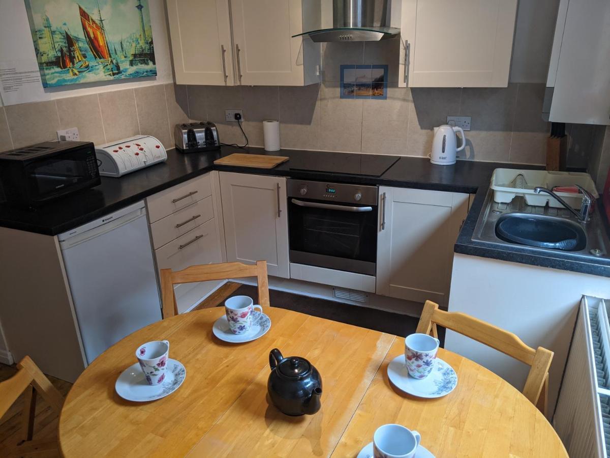 Endeavour Cottage Whitby Sleeps 6 エクステリア 写真