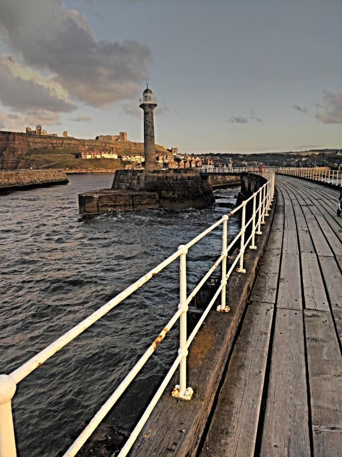 Endeavour Cottage Whitby Sleeps 6 エクステリア 写真