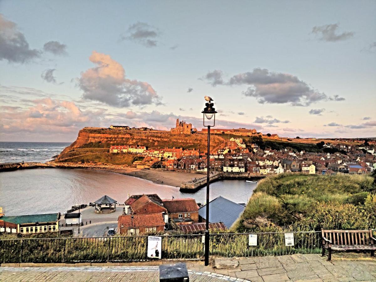 Endeavour Cottage Whitby Sleeps 6 エクステリア 写真