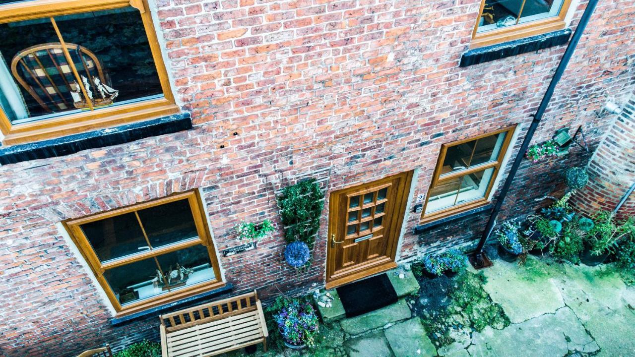 Endeavour Cottage Whitby Sleeps 6 エクステリア 写真